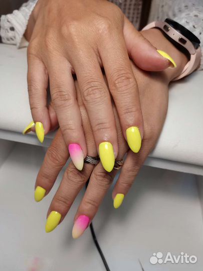 Маникюр и педикюр