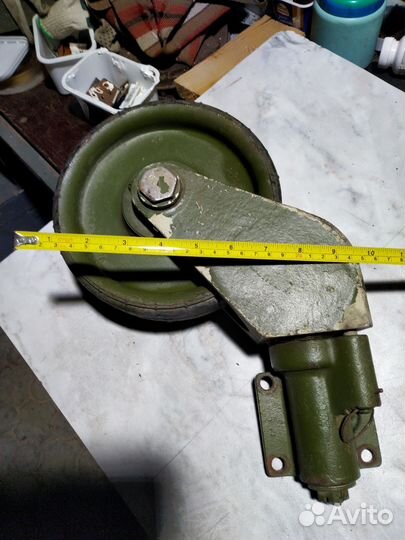 Колесо для промышленных тележек