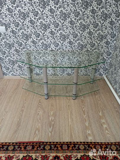 Стеклянная тумба под тв