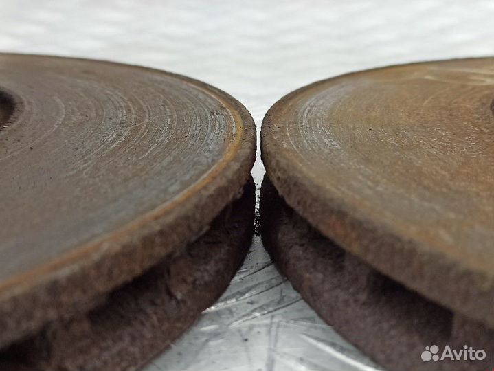 Диск тормозной передний Audi A5 8T 2011 8W0615301T