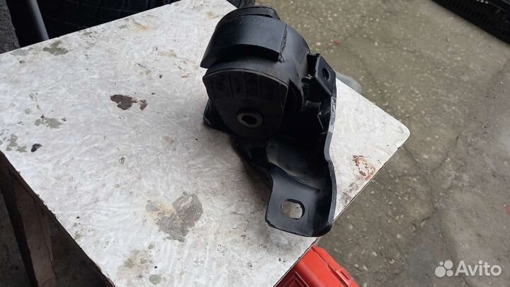 Подушка двигателя