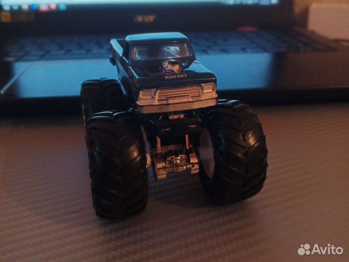 Монстр трак Mattel Hot Wheels