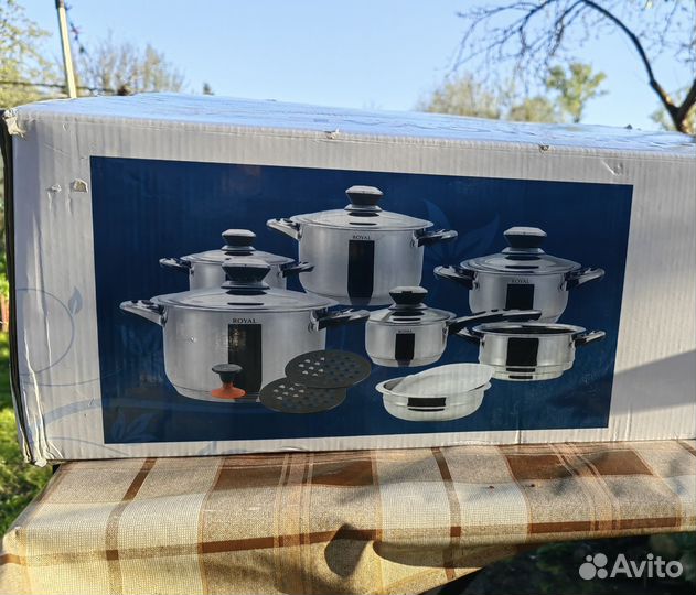 Набор посуды Royal : кастрюли, дуршлаг, миска