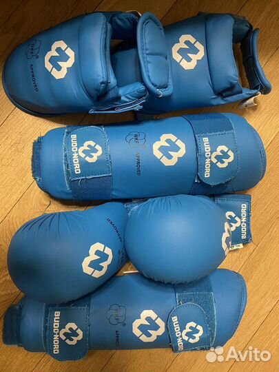 Кимоно и защита для каратэ