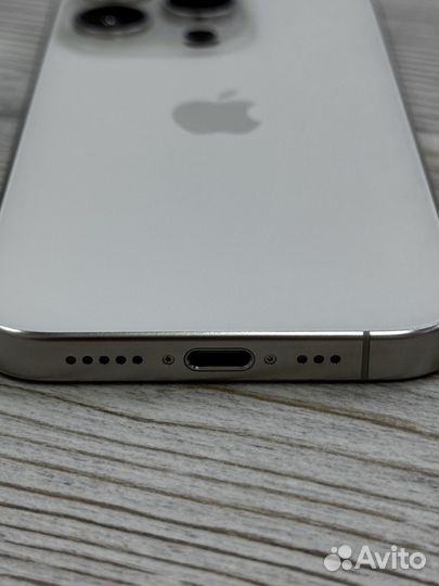 iPhone 15 Pro, 256 ГБ