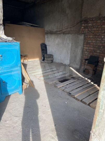 Гараж, > 30 м²