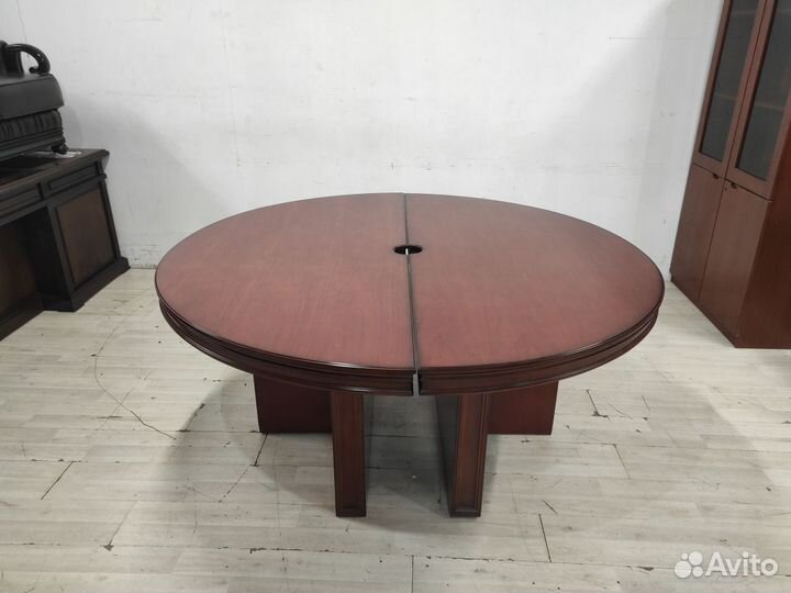 Стол переговоров круглый беринг (шпон) б/у 02243/1
