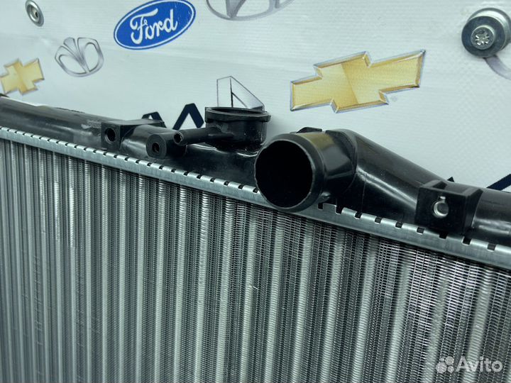 Радиатор охлаждения Mitsubishi Carisma/Space Gear