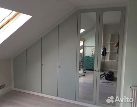 Шкаф в мансарду