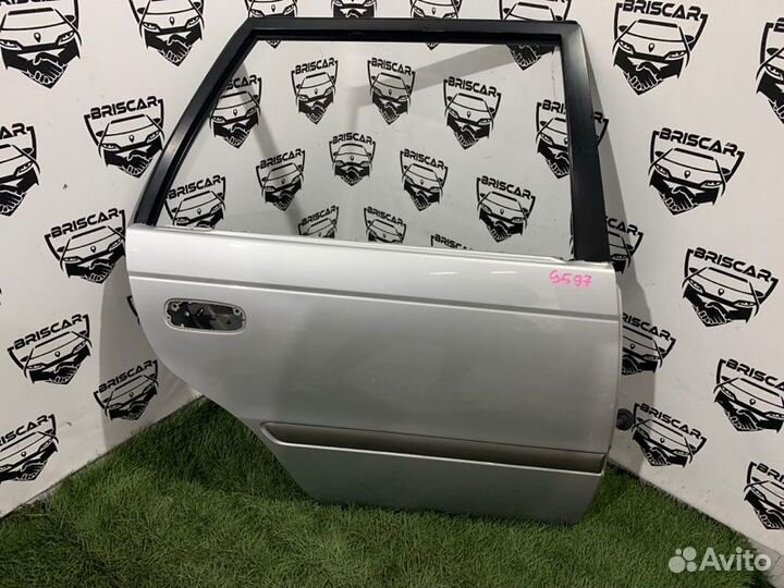 Дверь боковая задняя правая Toyota Caldina ST210G