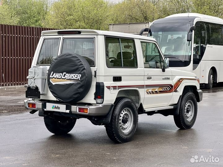 Toyota Land Cruiser 4.0 МТ, 2021, 30 км