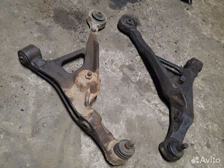 Рычаг подвески chrysler cirrus