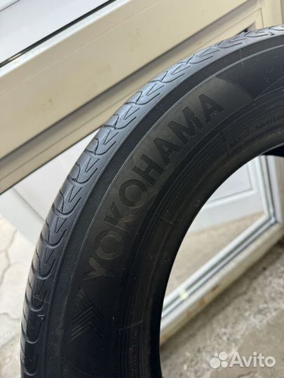 Yokohama BluEarth AE01 215/60 R16 99H