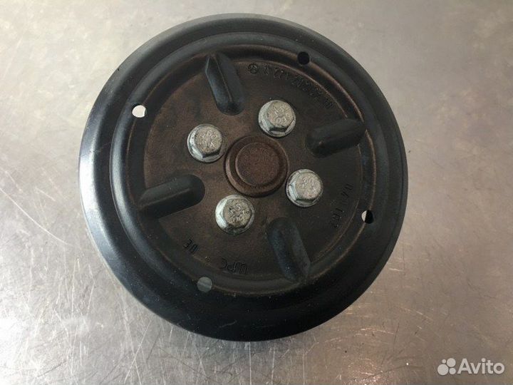 Помпа Mercedes E-Class W212 M271 1.8TI 2009