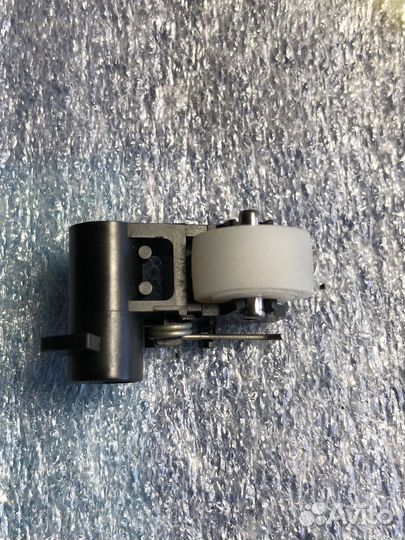 Ролик в сборе + маятник