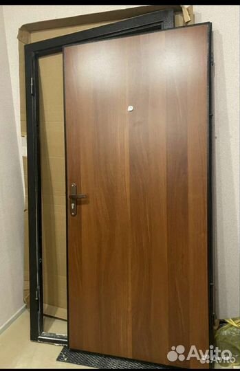 Бирск. Дверь входная металлическая