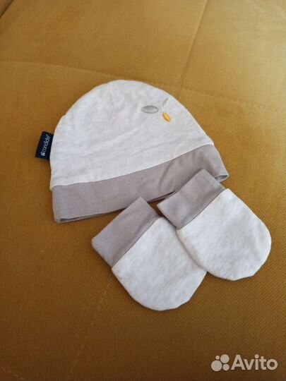 Шапочка и антицарапки для новорожденных