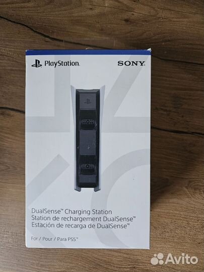 Зарядная станция для 2 DualSense на playstation 5