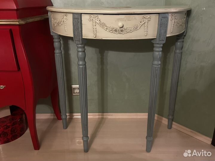 Туалетный столик