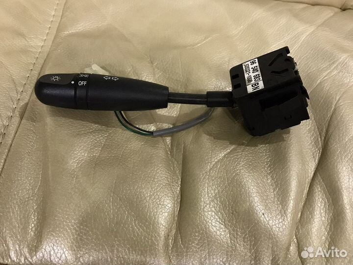 Переключатель поворотов Chevrolet Aveo T250