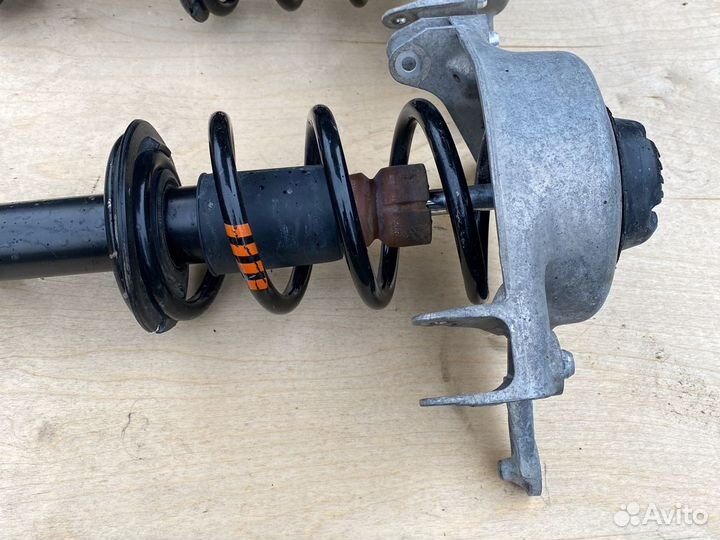Стойки передние в сборе пара Audi A4 B8 A5 8T
