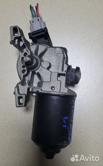 Моторчик дворников на Тойота Авенсис праворукий