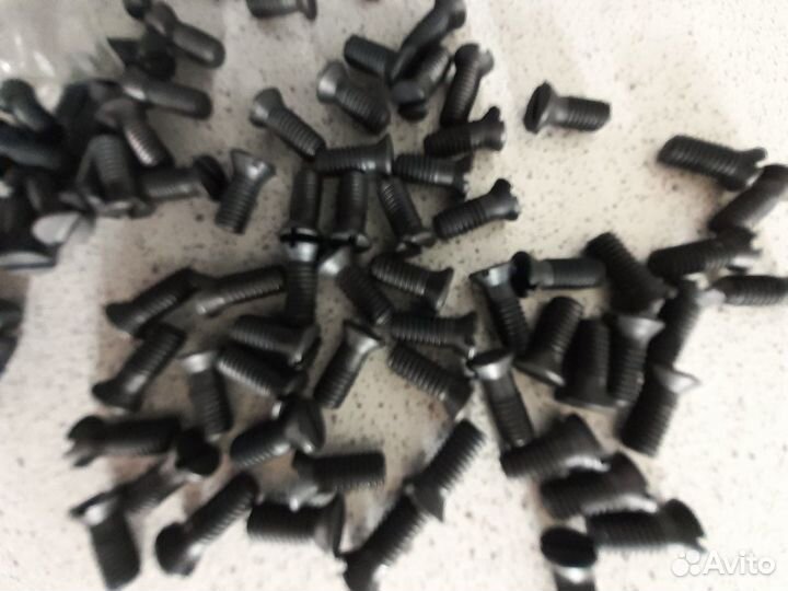 Винт крепления напайки