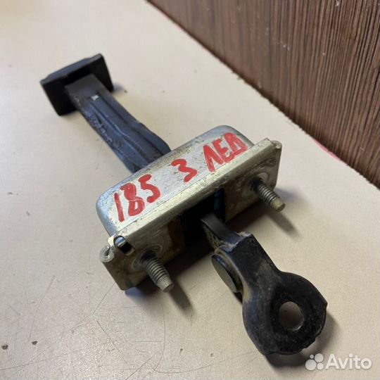 Ограничитель двери задний Geely Monjaro