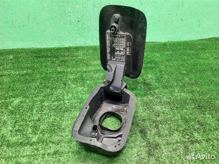 Лючок топливного бака Mercedes Benz C-Class W204