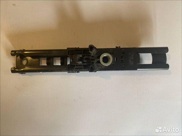 Механизм регулировки ремня безопасности Ford Focus