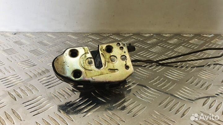 Замок боковой двери задний левый Kia Spectra седан