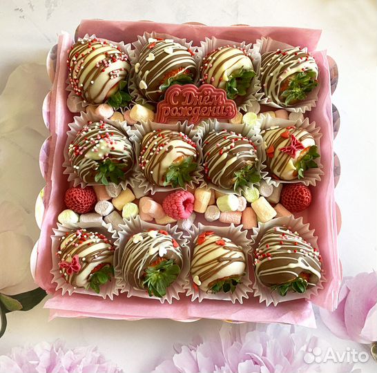 Клубника и бананы в бельгийском шоколаде