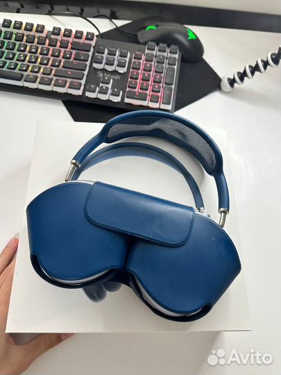 Apple AirPods Max Sky Blue