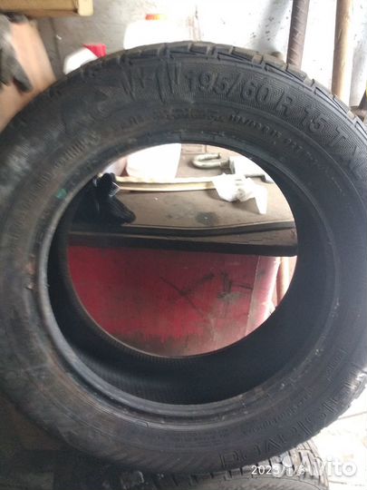 Gislaved NordFrost 100 195/60 R15 88T