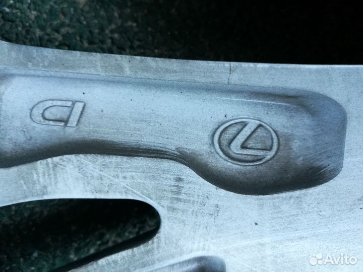 Диск R 18 Lexus. 1 штука
