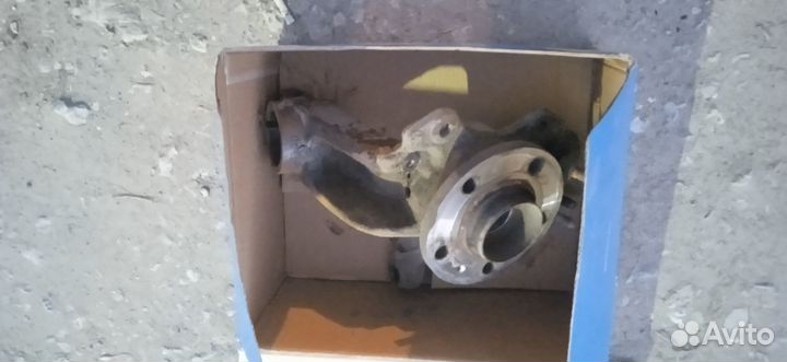 Поворотный кулак VW Polo Sedan 5, Skoda Rapid