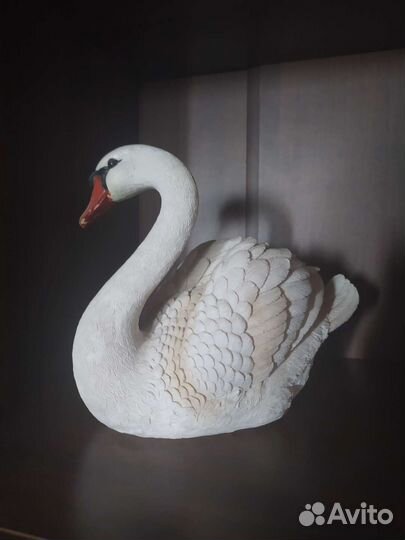 Статуэтка лебедь