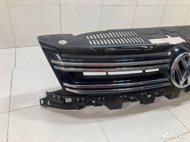 Решетка радиатора Volkswagen Tiguan I рестайлинг (2011—2019)