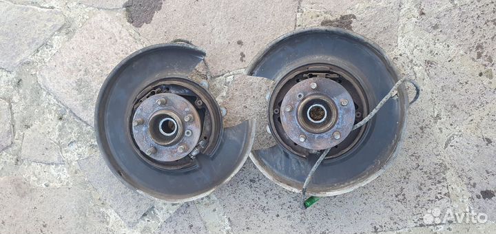 Кулак задний цапфа Range Rover Vogue 3 LM L322