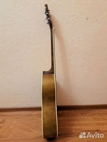 Акустическая гитара