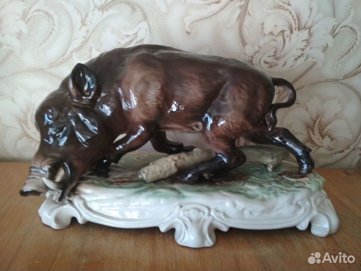 Старинные фарфоровые статуэтки