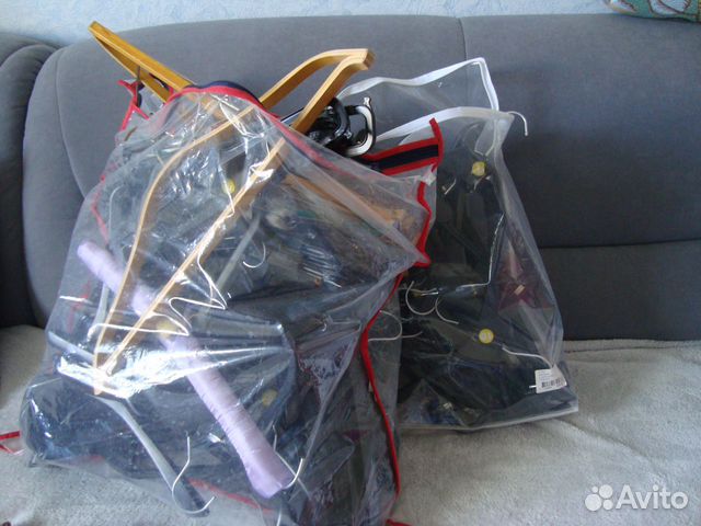 Вешалки плечики отдам