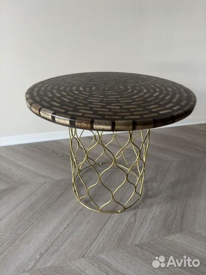 Журнальный столик