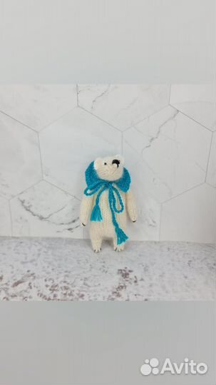Белый медведь вязаный