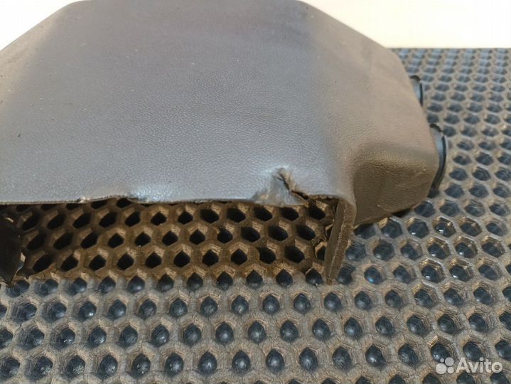 85461130006 Кожух рулевой колонки