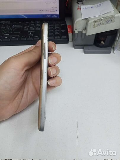 Телефон Samsung