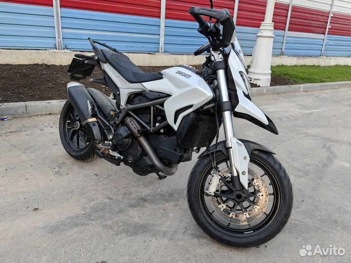 Ducati Hyperstrada 821, 2013