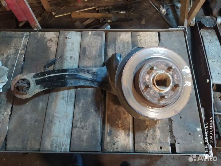 Ступица задняя правая Ford Focus 3