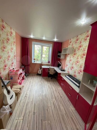 4-к. квартира, 80 м², 4/9 эт.
