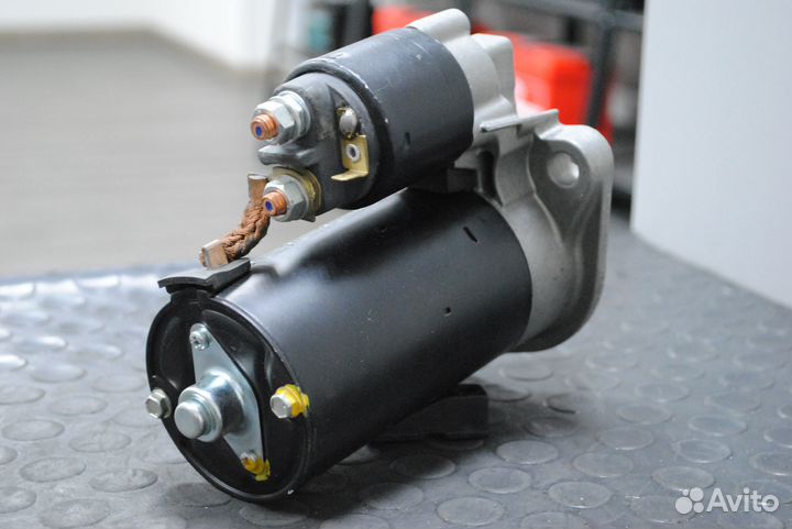 Стартер Volkswagen Transporter T5 1.9 TDi